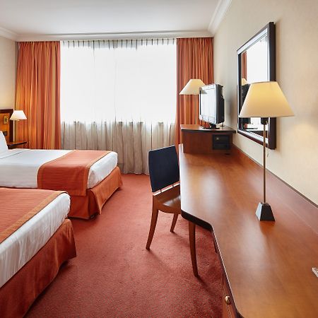 Doubletree By Hilton Paris Bougival Hotel Kültér fotó