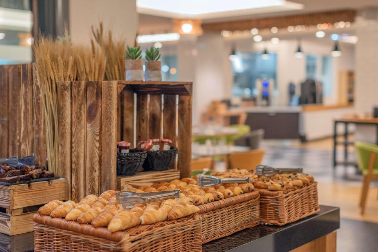 Doubletree By Hilton Paris Bougival Hotel Kültér fotó