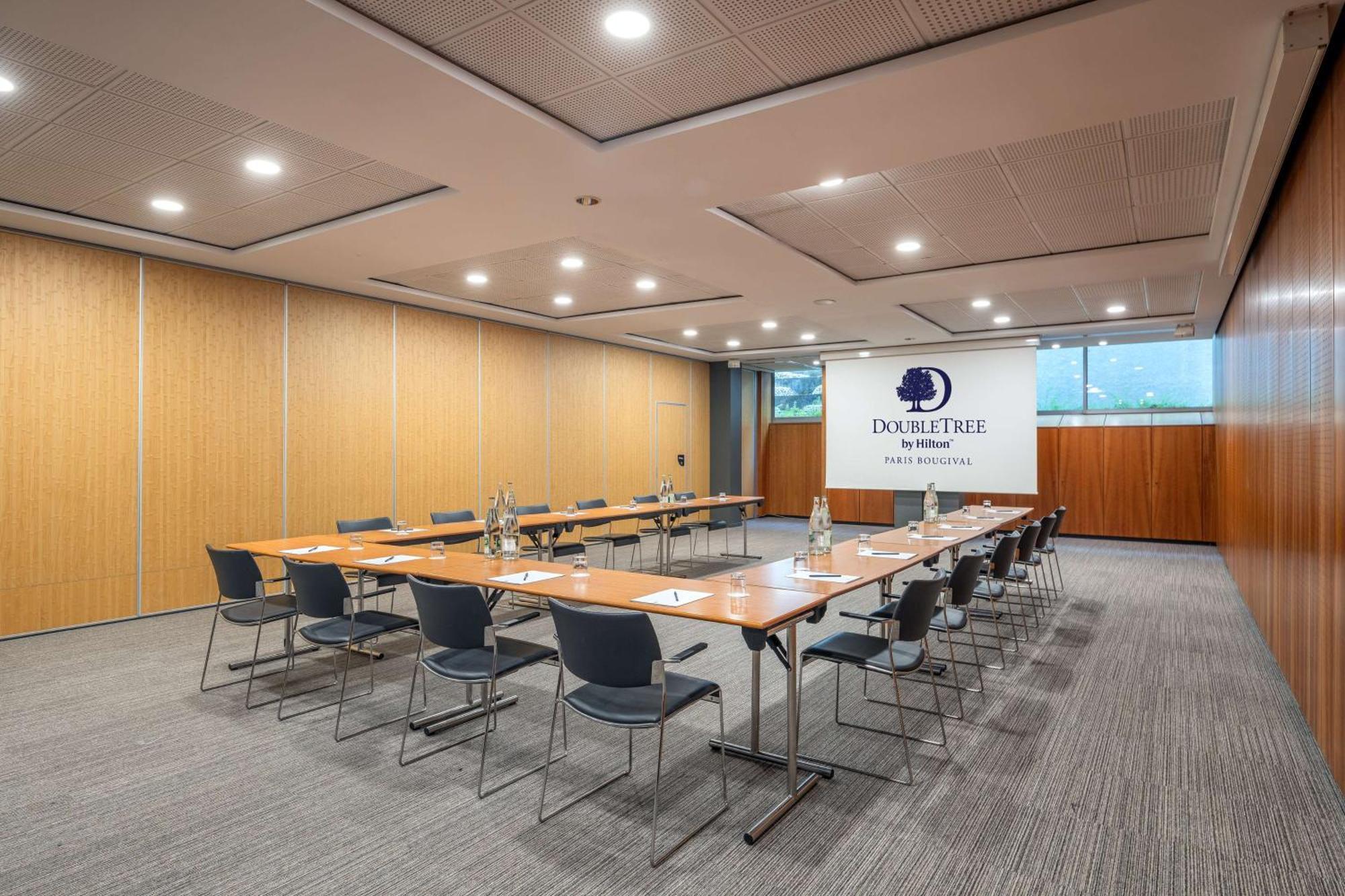 Doubletree By Hilton Paris Bougival Hotel Kültér fotó
