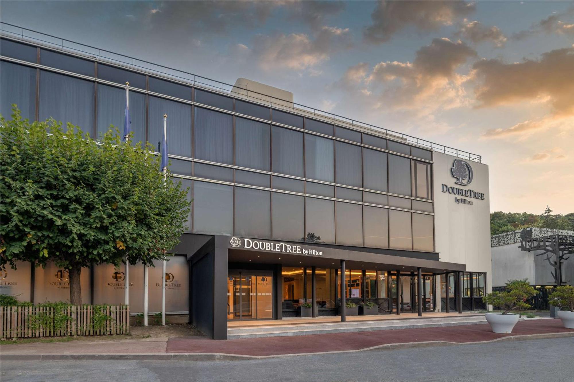Doubletree By Hilton Paris Bougival Hotel Kültér fotó